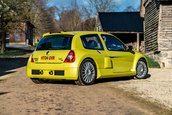 Renault Clio V6 Phase 2 vandut cu 90.000 de lire sterline