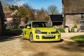 Renault Clio V6 Phase 2 vandut cu 90.000 de lire sterline