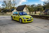 Renault Clio V6 Phase 2 vandut cu 90.000 de lire sterline