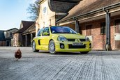 Renault Clio V6 Phase 2 vandut cu 90.000 de lire sterline