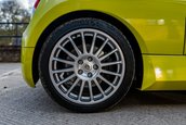 Renault Clio V6 Phase 2 vandut cu 90.000 de lire sterline