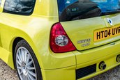 Renault Clio V6 Phase 2 vandut cu 90.000 de lire sterline