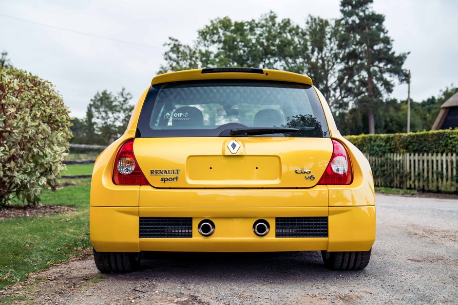 Renault Clio V6