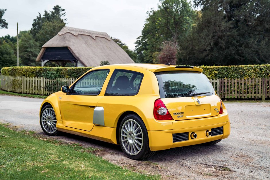 Renault Clio V6