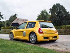 Renault Clio V6