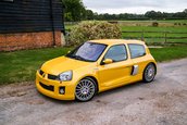 Renault Clio V6