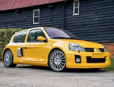 Renault Clio V6