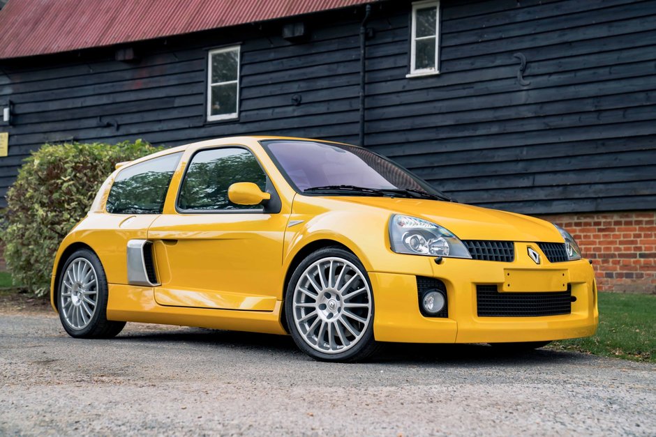 Renault Clio V6