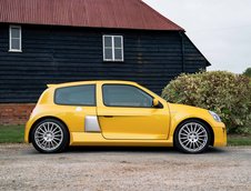 Renault Clio V6