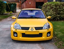 Renault Clio V6