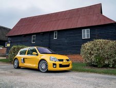 Renault Clio V6