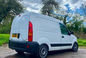 Renault Kangoo cu motor de Clio RS