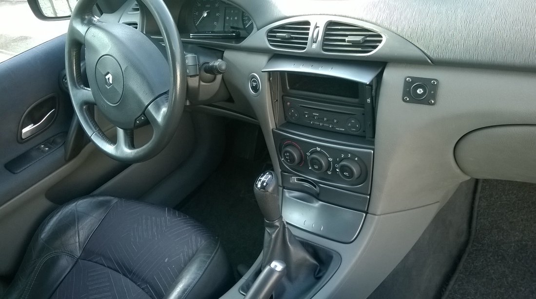 Renault Laguna 1598 2001