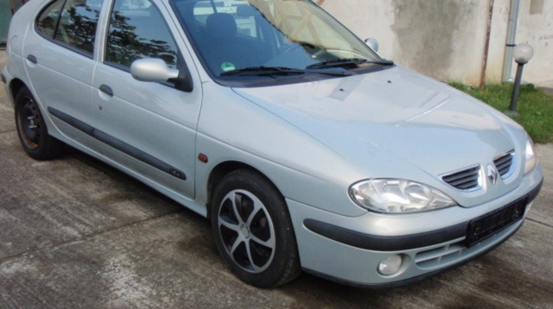 Renault Megane 1.6i Automatic 2000