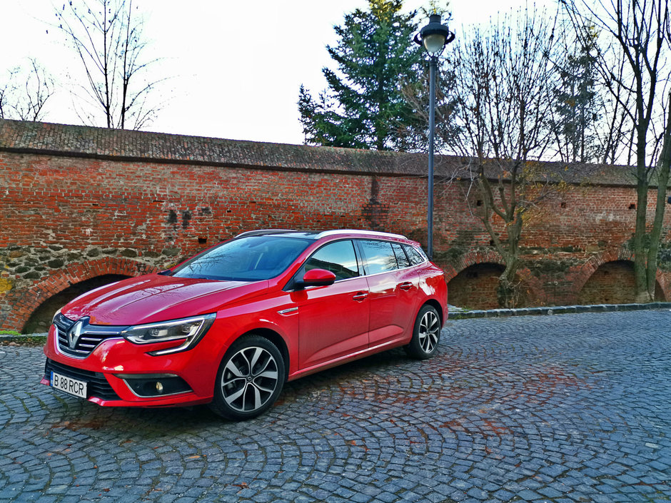 Renault Megane Estate Blue dCi 150