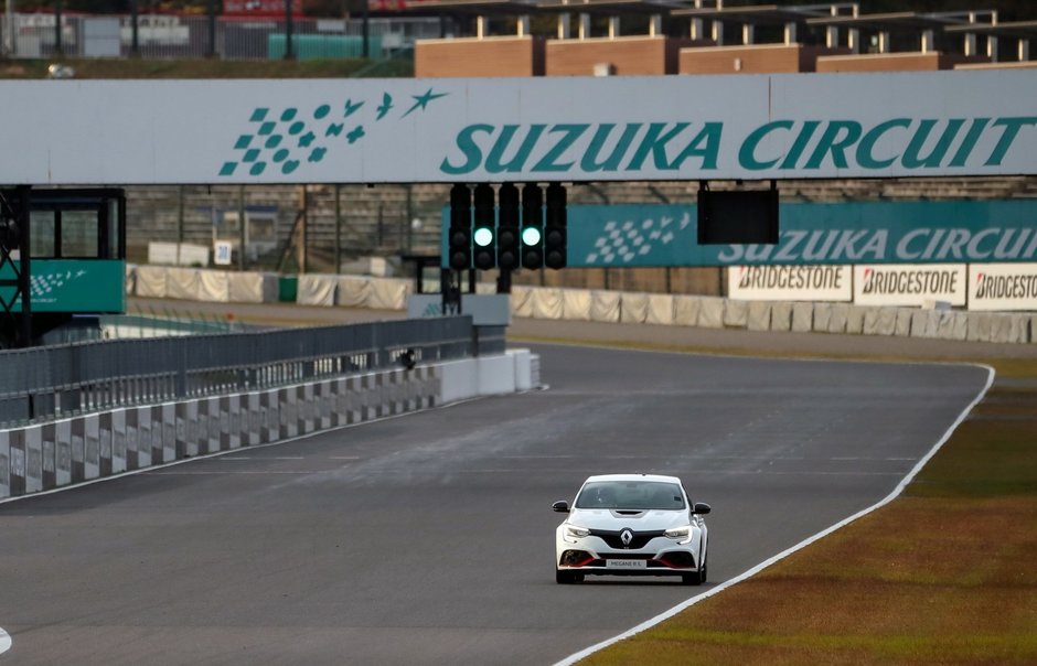 Renault Megane RS Trophy-R record pe Suzuka