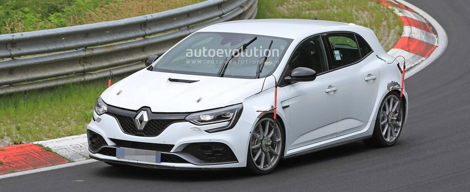 Renault pregateste asaltul. Noul Megane RS Trophy de 300 de cai a fost surprins pe Nurburgring