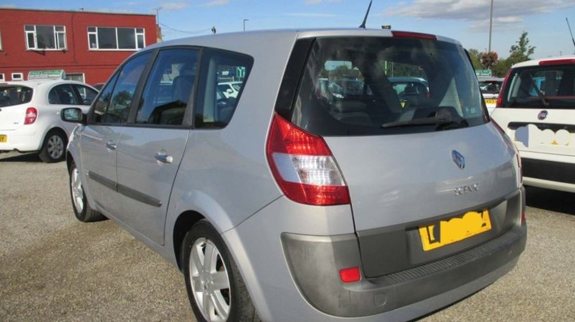 Renault scenic 2 din 2005 motor 2.0 benzina automata.