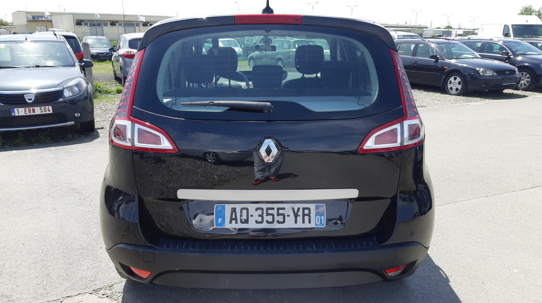 Renault Scenic NAVIGATIE GPS MARE COLOR 2011