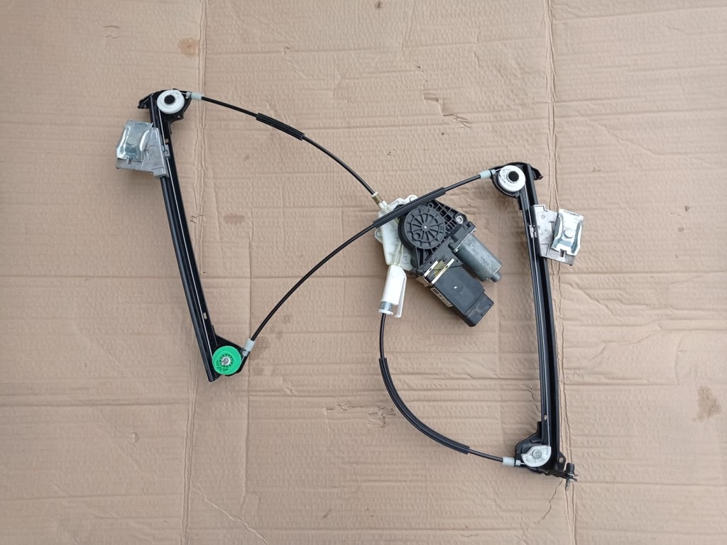 Reparatii Macarale Geam Chevrolet Corvette C6 (2006-2013)