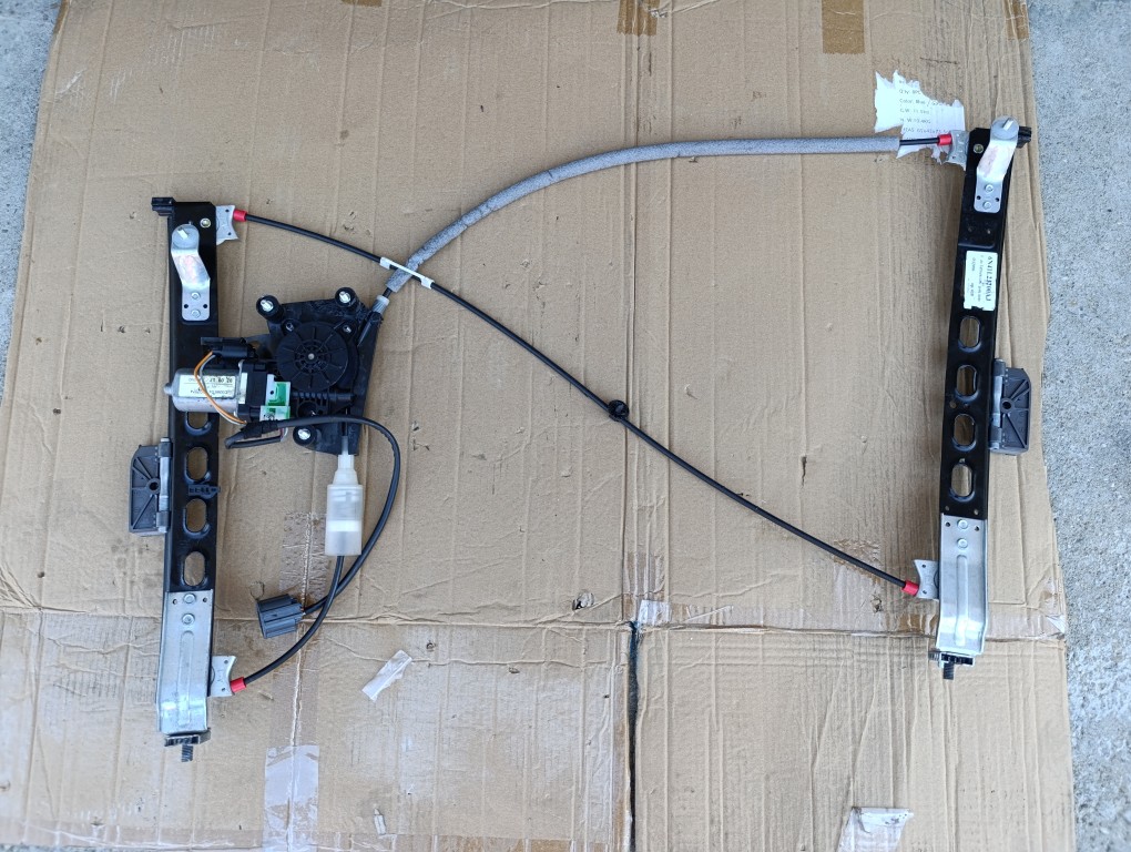Reparatii Macarale Geam Ford Focus 2 Coupe & Cabrio (2006-2010)