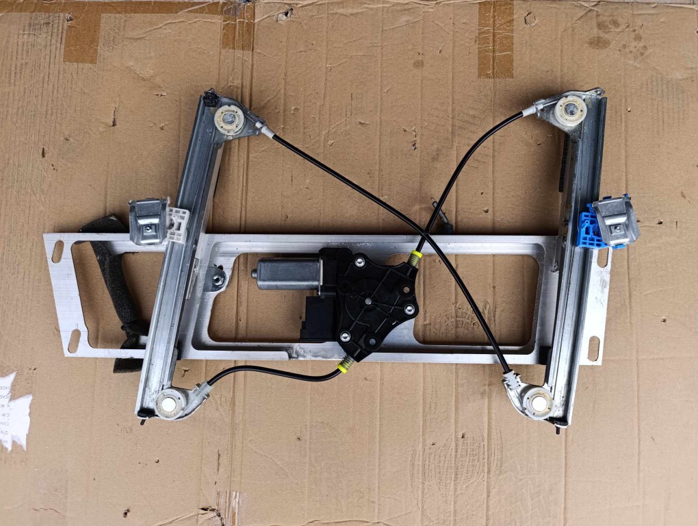 Reparatii Macarale Geam Microcar Aixam Tazzari Zero City (2009-2022)