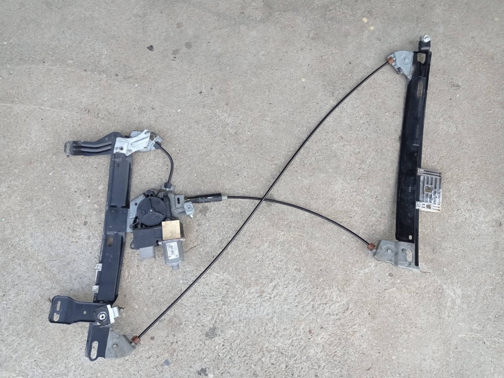 Reparatii Macarale Geam Peugeot 308 cc cabriolet 81950880