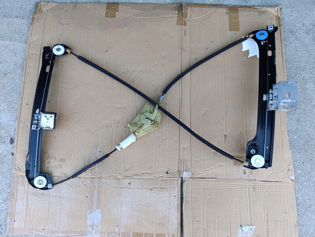 Reparatii Macarale Geam Renault Megane 3 Coupe & Cabrio (2010-2016)