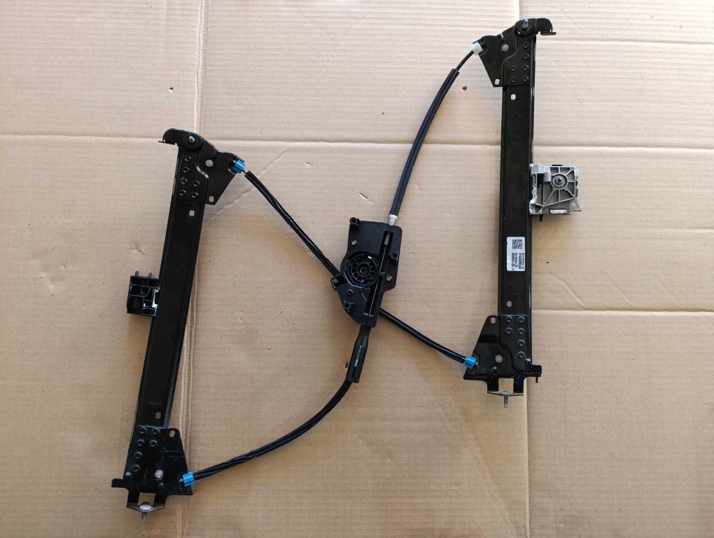 Reparatii Macarale Geam stanga dreapta fata Tesla S (2012-2019)