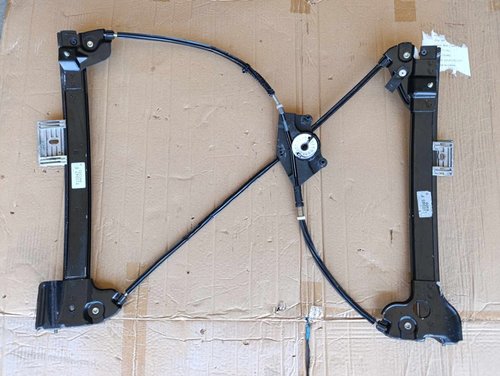 Reparatii Macarale Geam Volkswagen New Beetle Cabrio (2003-2010)