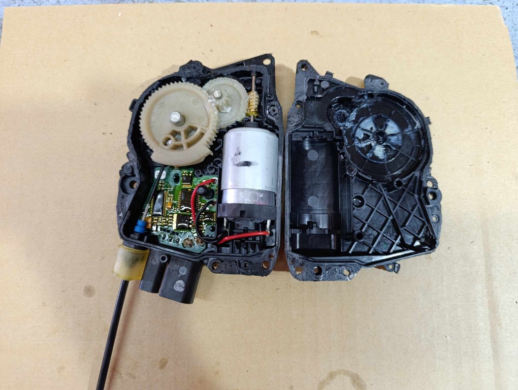 Reparatii modul inchidere usa softclose Bmw F10 F11 F01 F02 F07 F06 E60 E61 E70 E71