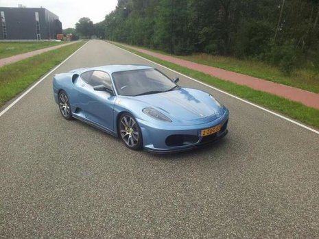 Replica Ferrari F430