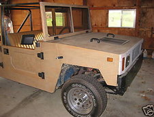 Replica Hummer din lemn