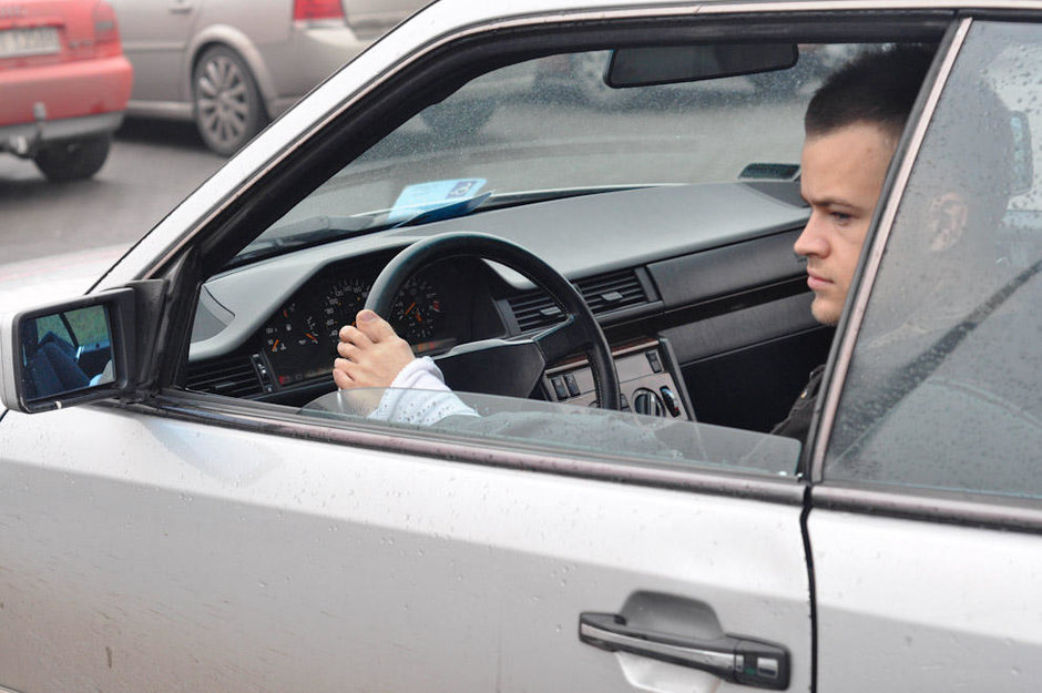 RESPECT! Bartek Ostalowski, polonezul care face drift numai cu ajutorul picioarelor RESPECT! Bartek Ostalowski, polonezul care face drift numai cu ajutorul picioarelor