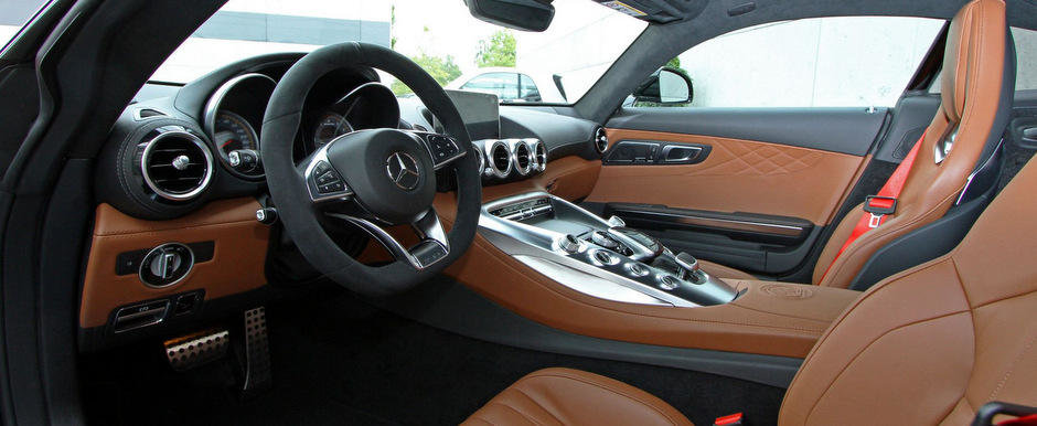 Reteta unui viitor clasic: Noul Mercedes AMG GT in negru si maroniu Reteta unui viitor clasic: Noul Mercedes AMG GT in negru si maroniu