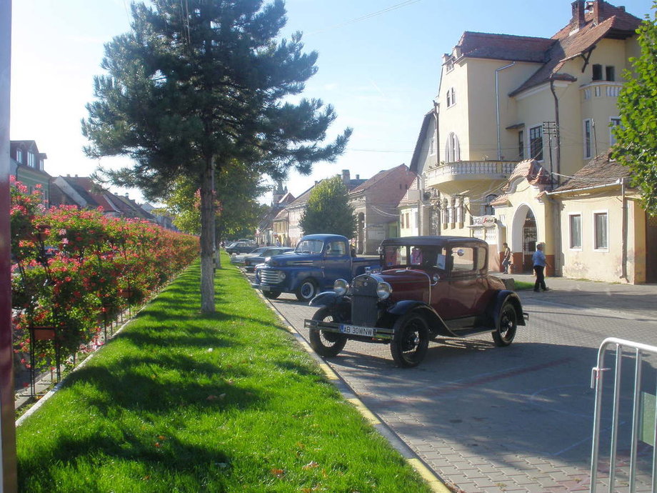 Retromobil vine in orasul tau - Sebes 15-17.09