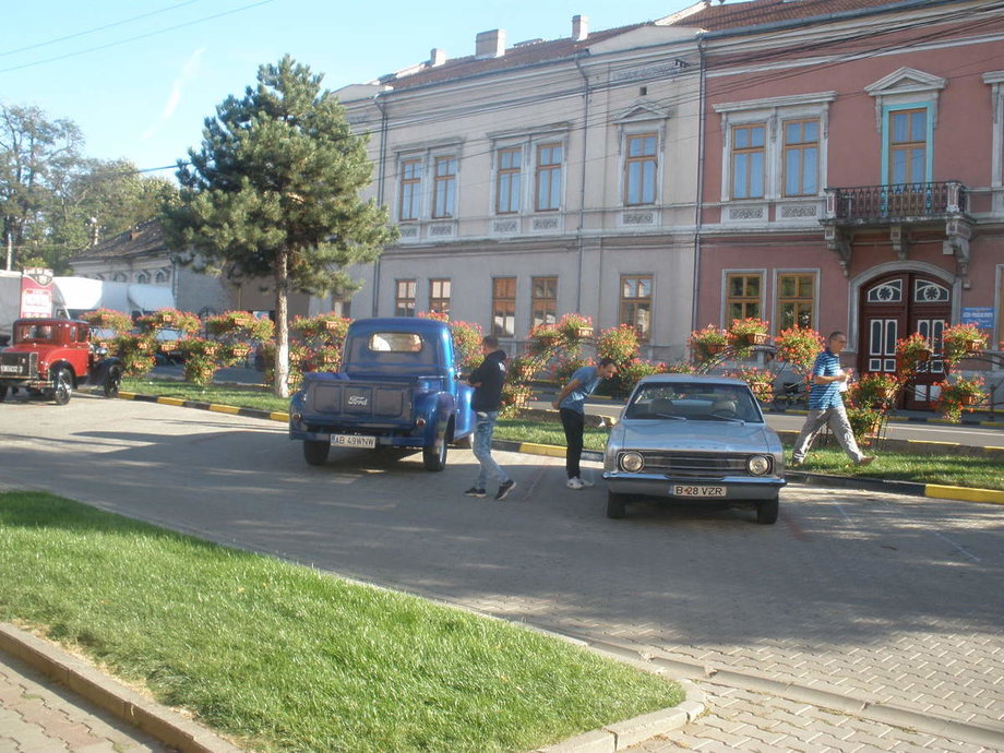 Retromobil vine in orasul tau - Sebes 15-17.09