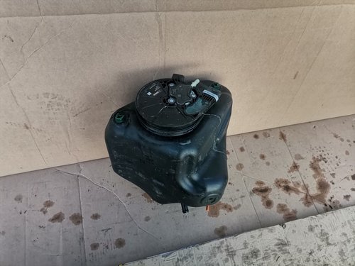 Rezervor adblue BMW BMW X5 F15 / X6 F16 cod 7295653 / 7294283 / F01C250151