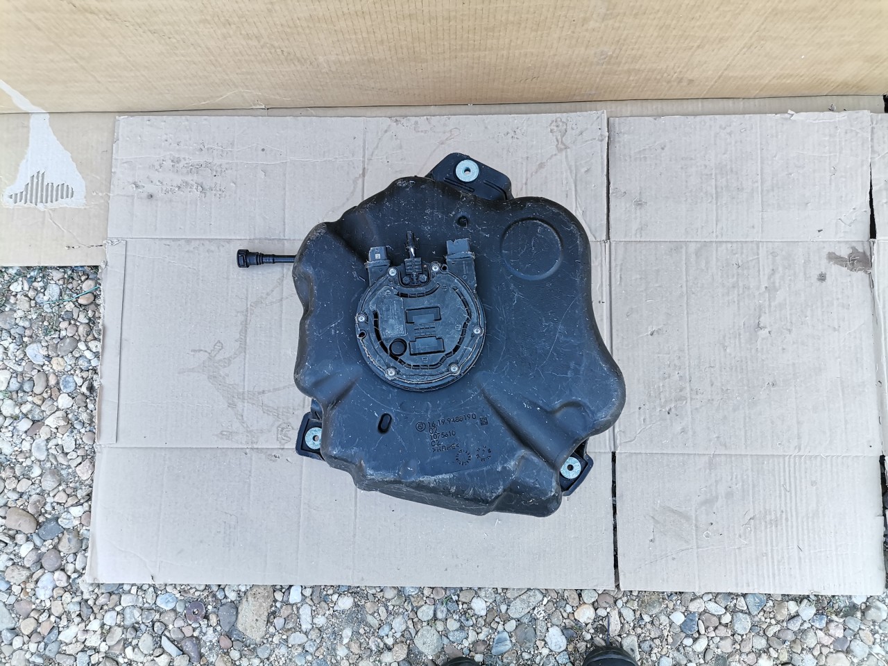 Rezervor adblue BMW cod 9488190 / 1619 9488190 02 / 1619 9488190 / 8740279 02