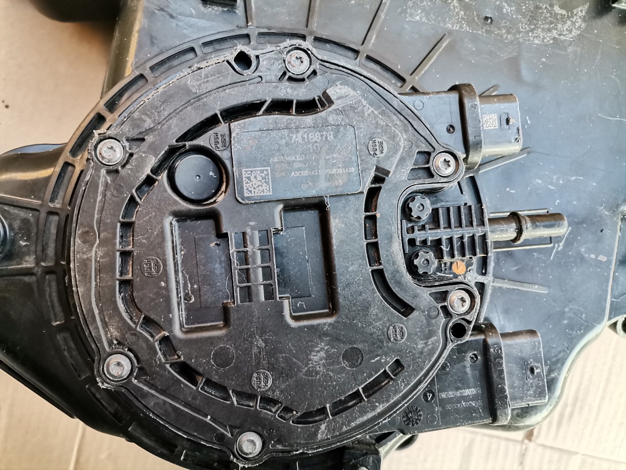Rezervor Adblue BMW X1 F48 X2 F39 Xdrive (2018-2023) cod 1619 7432453 / 7418879 10