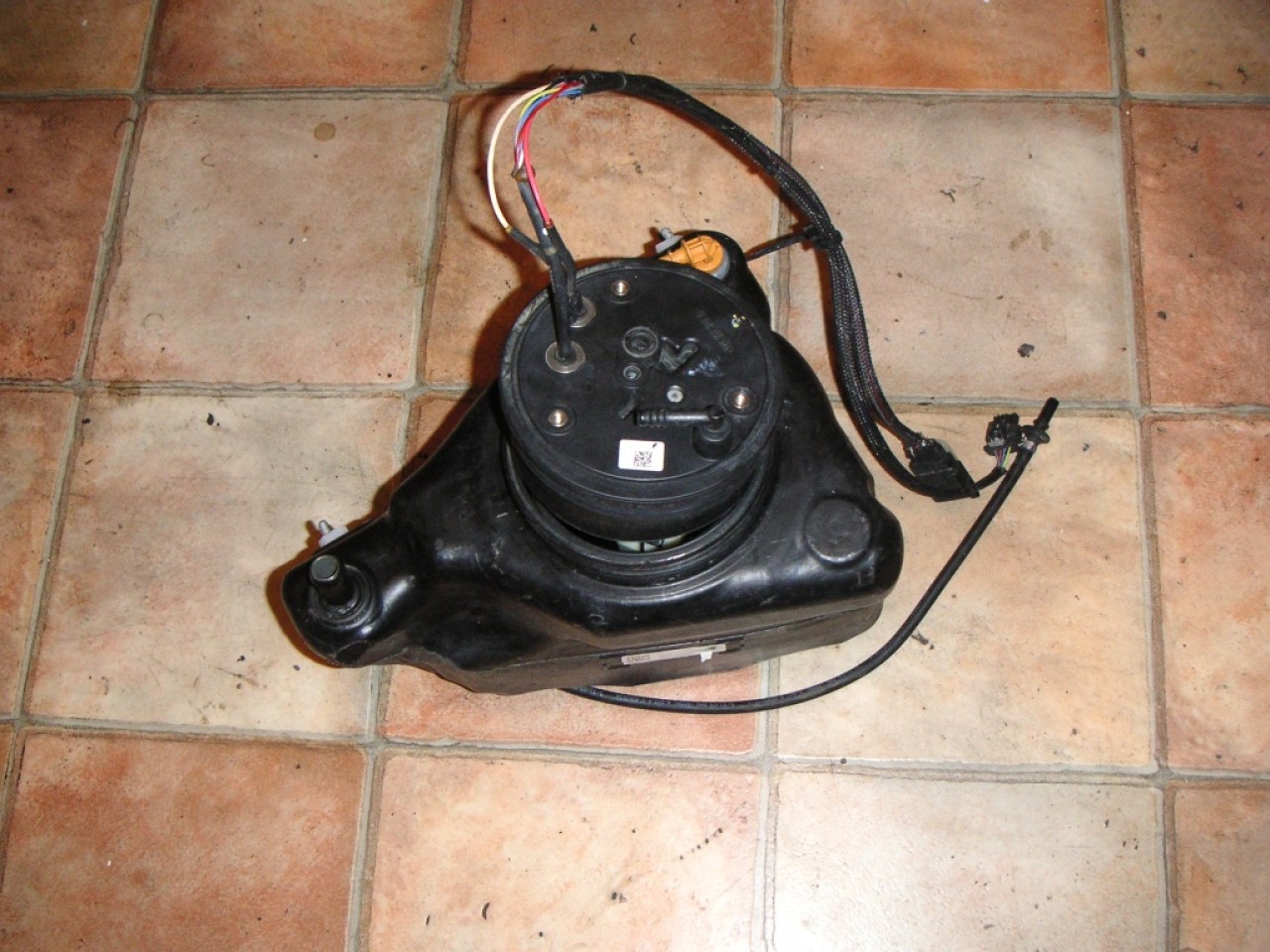 Rezervor AdBlue BMW X5 Е70, X6 E71 Diesel (2008-2014) cod F01C190034, F01C410030