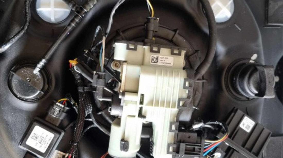 Rezervor adblue complet VW Touareg 7P cod 7P0131877C