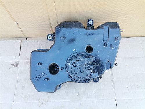 Rezervor AdBlue cu pompa BMW F45 X1 F48 X2 F39 cod 1619-7399290, 1619-7935103, 1619-7499666