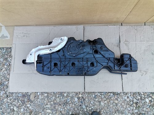 Rezervor adblue Mercedes A-class W177, GLA H247, CLA, GLB (2019-2023) cod A2474709002, A0994712500