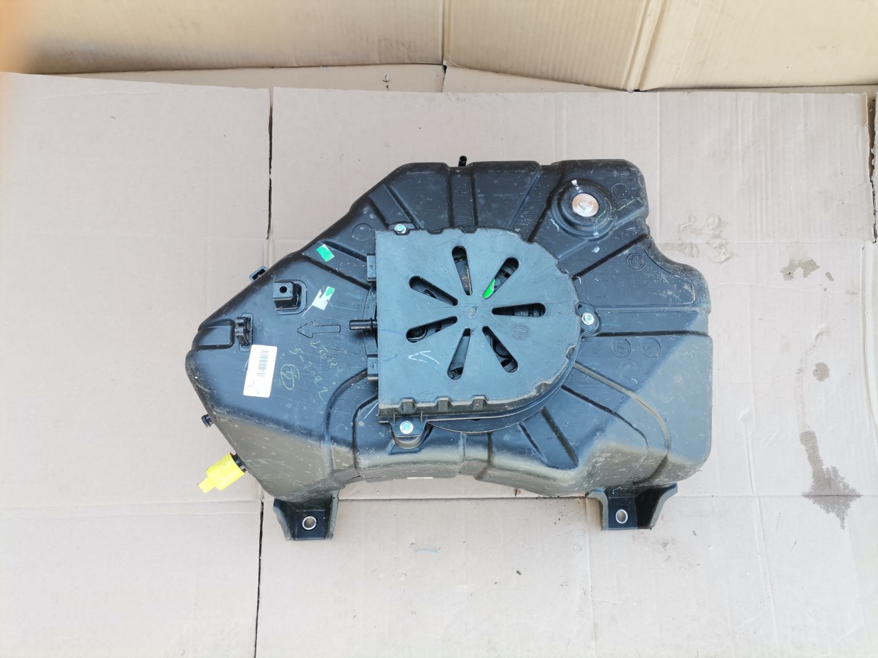 Rezervor AdBlue MG diesel cod 23749983