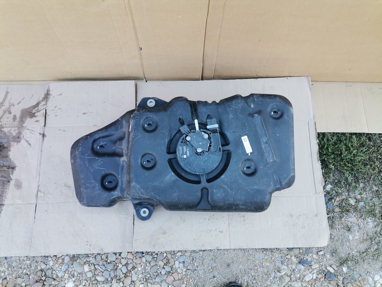 Rezervor AdBlue pentru Mercedes ML W166, GLE, W292 cod A1664704401, A0994710475
