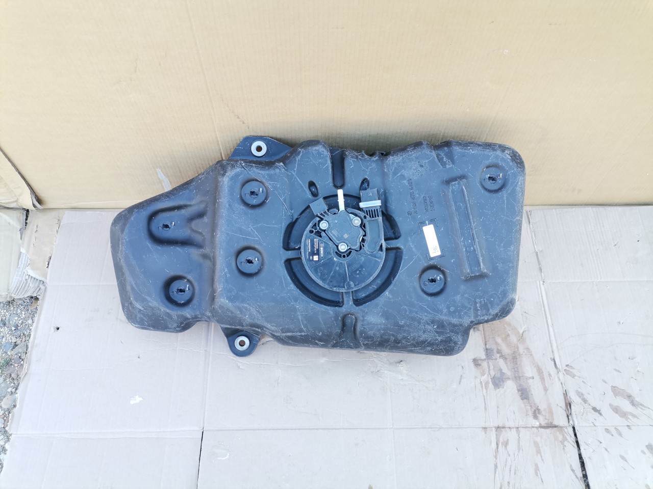 Rezervor AdBlue pentru Mercedes ML W166, GLE, W292 cod A1664704401, A0994710475