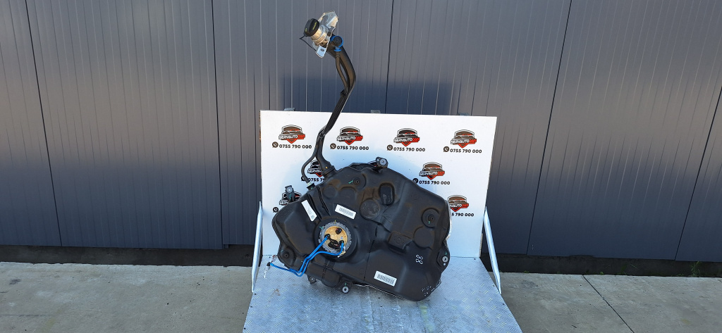 Rezervor combustibil Audi A4 (2015-2019) [8W2, B9] 2.0 Motorina 2016, 8W0201021CG / 8W0919088K / AVANT