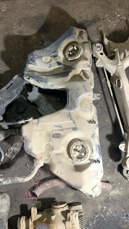 Rezervor combustibil BMW seria 5 525 E60 motor 2.5 diesel cutie manuala