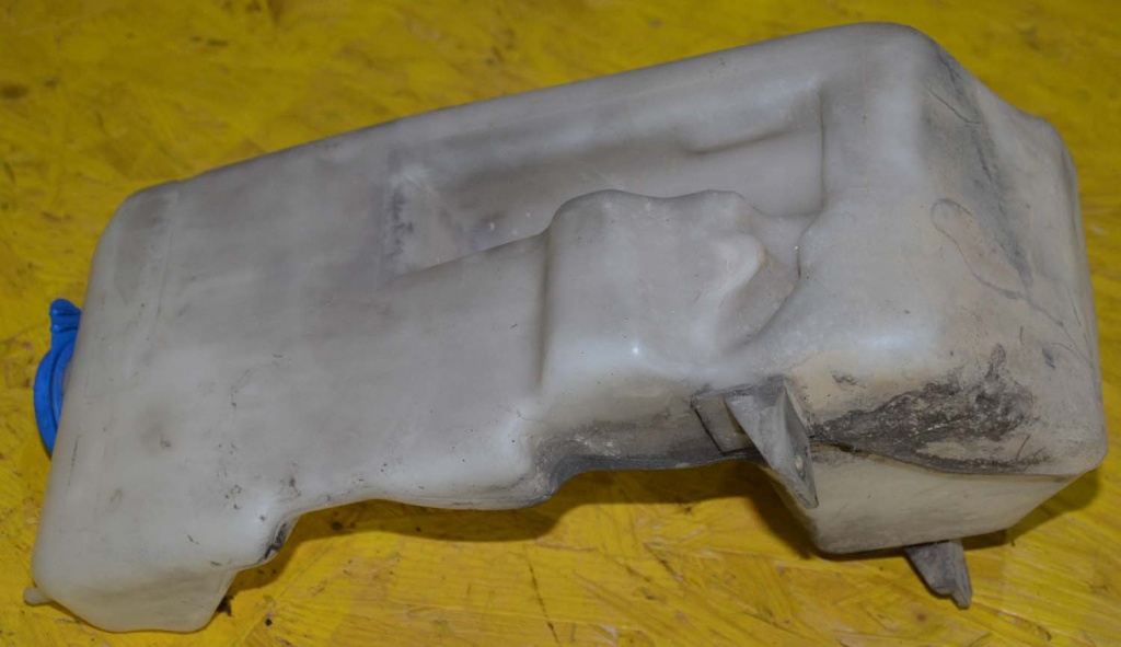 REZERVOR SPALATOR PARBRIZ AUDI A6 C4/100. COD: 4A0955453C